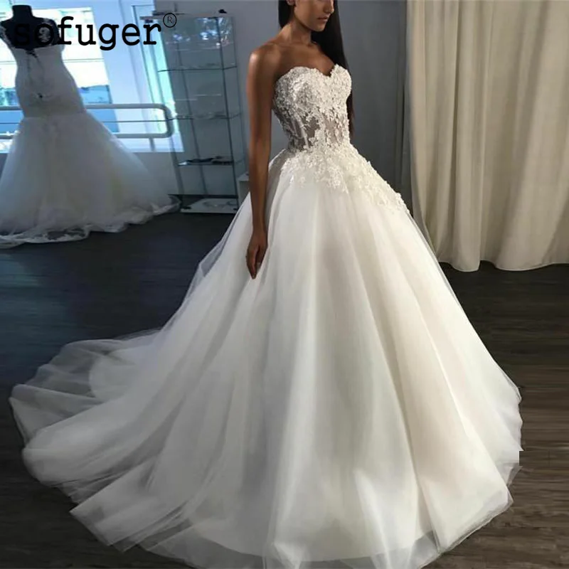Tulle Appliques Wedding Bridal Dress Strapless Sweetheart Pleat A Line Lace Up Back Sleeveless Vestidos de Noivas Court Train
Tulle Appliques Wedding Bridal Dress Strapless Sweetheart Pleat A Line Lace Up Back Sleeveless Vestidos de Noivas Court Train