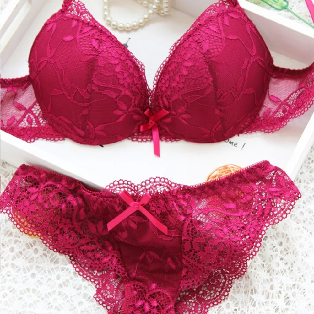 Women lace Bras Lady Cute Sexy Underwear Satin Lace Embroidery Bra Sets With Panties New Style 70 75 80 B size
Women lace Bras Lady Cute Sexy Underwear Satin Lace Embroidery Bra Sets With Panties New Style 70 75 80 B size