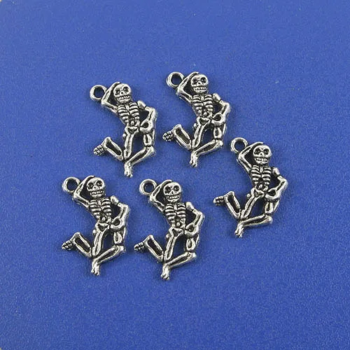 40pcs Tibetan silver skull charms h0821