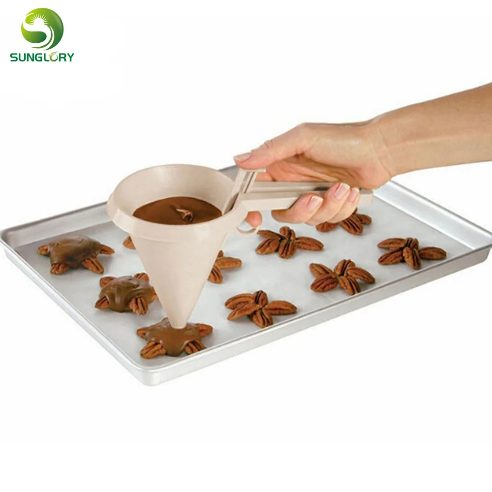 Adjustable Icing Candy Funnel Chocolate Pastry Mold Batter Dispenser Cream Cookie Cupcake Pancake Muffin Funnel Baking Tools
Adjustable Icing Candy Funnel Chocolate Pastry Mold Batter Dispenser Cream Cookie Cupcake Pancake Muffin Funnel Baking Tools