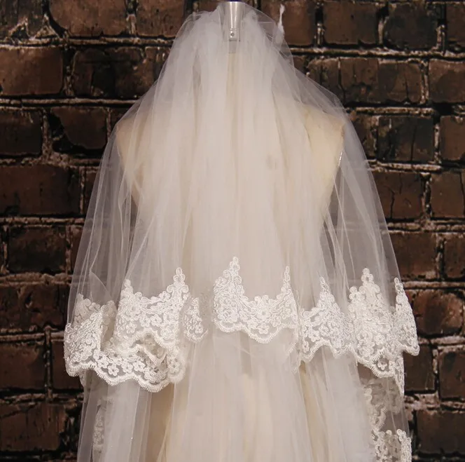 White Ivory 3.5M Two Layer Three Meters Width 3.5m*3m Length Embroidered Lace Applique Lace Wedding Veil Long Bridal Veil
White Ivory 3.5M Two Layer Three Meters Width 3.5m*3m Length Embroidered Lace Applique Lace Wedding Veil Long Bridal Veil