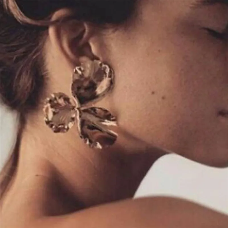 MWSONYA Gold Big Flower Stud Earrings for Girls Exaggerated Punk European Brand Design Party Ear Jewelry ET229
MWSONYA Gold Big Flower Stud Earrings for Girls Exaggerated Punk European Brand Design Party Ear Jewelry ET229