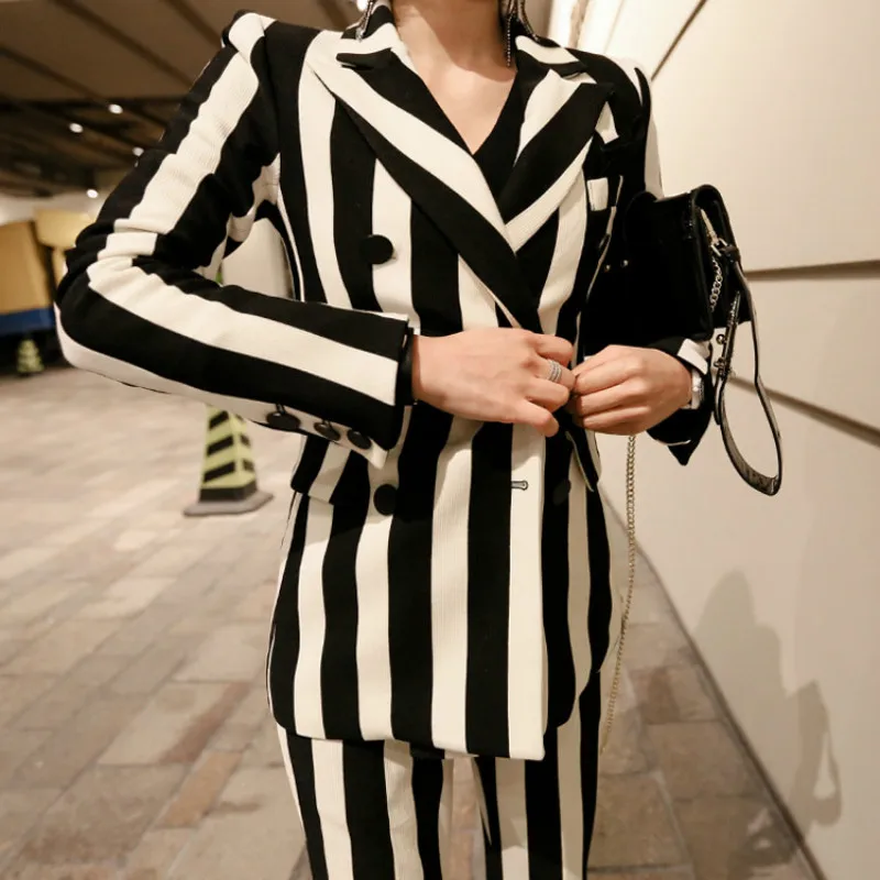2 Piece Set Women Autumn Black Full Sleeve Turn-down Collar Striped Casual Office Top and Full Length Harajuku Club Pants 2018
2 Piece Set Women Autumn Black Full Sleeve Turn-down Collar Striped Casual Office Top and Full Length Harajuku Club Pants 2018