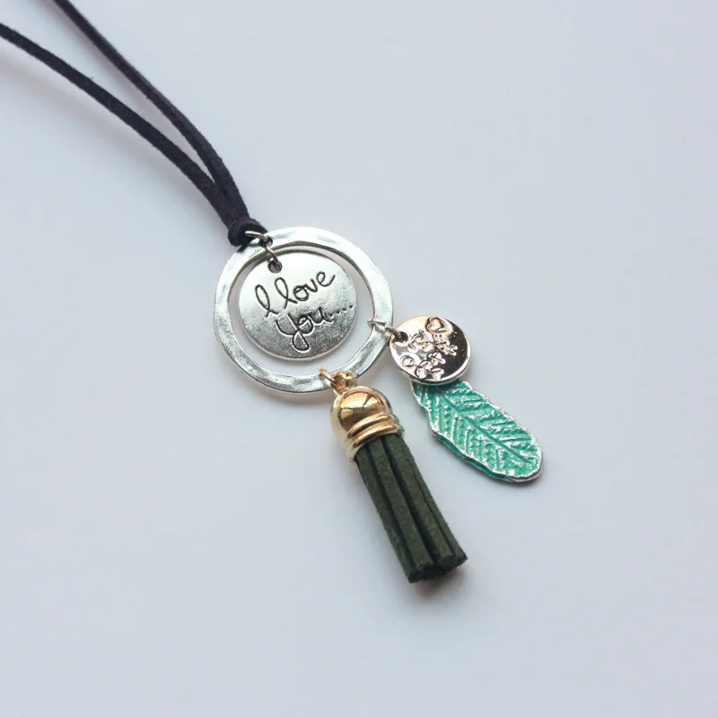 Vintage Necklace "I LOVE YOU" and "PERHAPS LOVE" with green feather and hanging spikes the world is yours HJXL1010
Vintage Necklace "I LOVE YOU" and "PERHAPS LOVE" with green feather and hanging spikes the world is yours HJXL1010