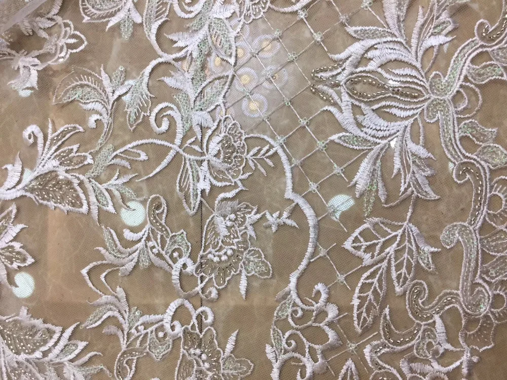 african fabric 2018 New pattern 5yards/bag AX0186# off white mesh lace fabric for bridal wedding dress/sawing Free shipping
african fabric 2018 New pattern 5yards/bag AX0186# off white mesh lace fabric for bridal wedding dress/sawing Free shipping