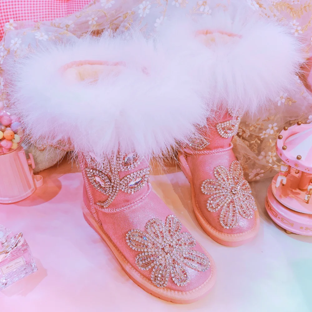 pink fox fur decoration boots girls cow suede leather warm boots luxury crystal thailand style shoes women 2022 winter newest
pink fox fur decoration boots girls cow suede leather warm boots luxury crystal thailand style shoes women 2022 winter newest