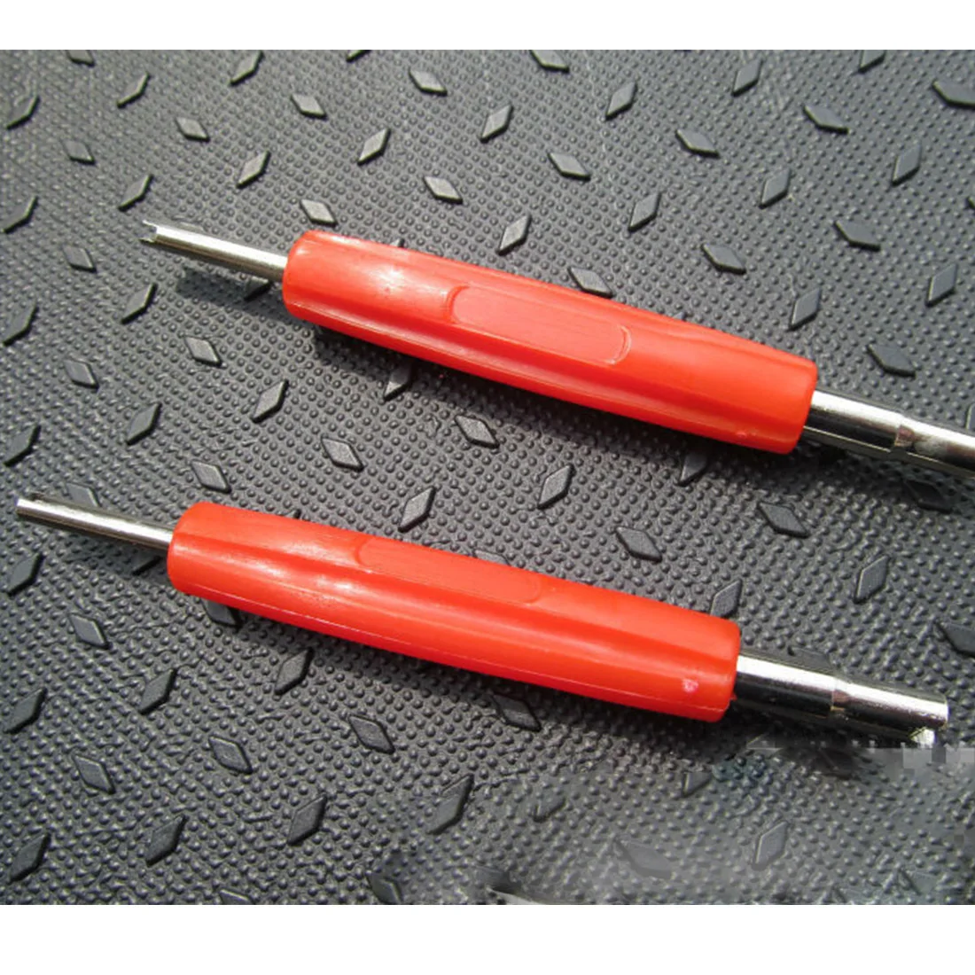 Valve Core Wrench Tyre Valve Core Removal Tool Air Conditioning Repair Tool Bicycle Car Truck Motor Bike Repair Tool
Valve Core Wrench Tyre Valve Core Removal Tool Air Conditioning Repair Tool Bicycle Car Truck Motor Bike Repair Tool