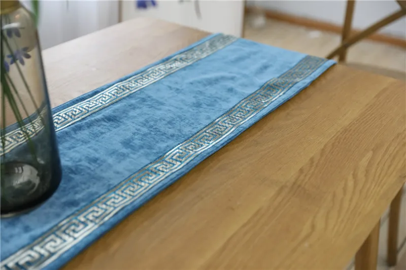 XYZLS Europe Style Blue Chenille Table Runner Solid Luxury Table Flag for Home Hotel Wedding Party Banquet Decoration 1PC
XYZLS Europe Style Blue Chenille Table Runner Solid Luxury Table Flag for Home Hotel Wedding Party Banquet Decoration 1PC