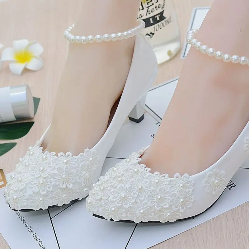 3cm/4.5cm/8.5cm HEEL woman wedding shoes european fashion ivory lace flowers pearls brides wedding shoes party brides shoes
3cm/4.5cm/8.5cm HEEL woman wedding shoes european fashion ivory lace flowers pearls brides wedding shoes party brides shoes