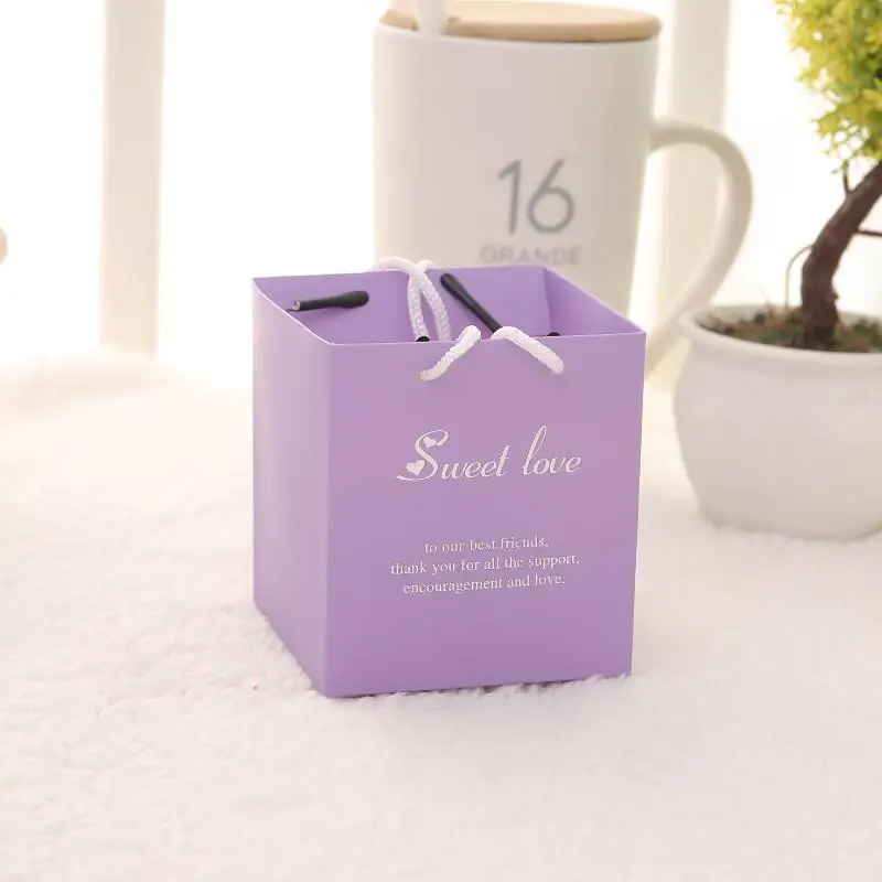 30pcs/lot Square Small Paper Handbag Wedding Christmas Gift Candy Box with Handle Rope Sweet Party Favor Gift Box
30pcs/lot Square Small Paper Handbag Wedding Christmas Gift Candy Box with Handle Rope Sweet Party Favor Gift Box