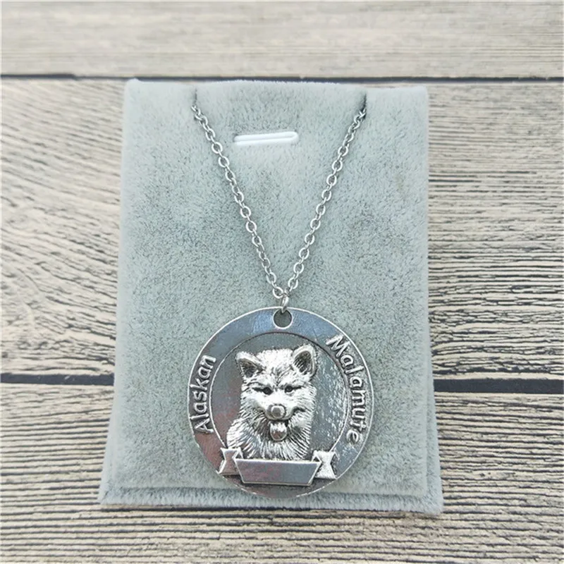 New Vintage Retro Alaskan Malamute Necklace High Quality Alaskan Malamute Pendant Necklace Women Pet Dog Pendant Jewelry
New Vintage Retro Alaskan Malamute Necklace High Quality Alaskan Malamute Pendant Necklace Women Pet Dog Pendant Jewelry