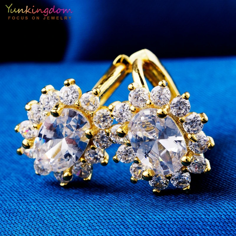 Yunkingdom brand pop white crystal zircon hoop earrings for women yellow gold color jewelry earring
Yunkingdom brand pop white crystal zircon hoop earrings for women yellow gold color jewelry earring