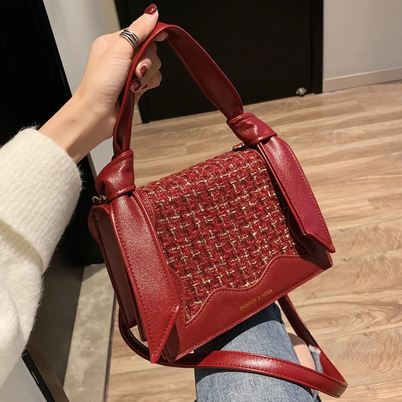 2020 new women handbags, fashion messenger bag, casual simple woman bag, trend korean version shoulder bags.
2020 new women handbags, fashion messenger bag, casual simple woman bag, trend korean version shoulder bags.