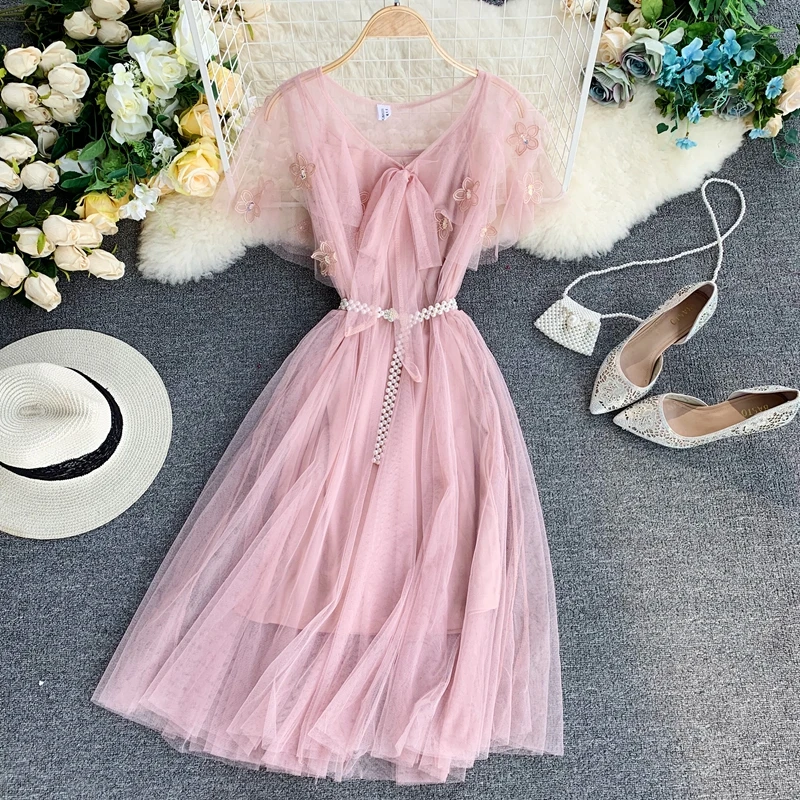 Women V-neck Butterfly Sleeve Bandage Strap Pearl Bead Belt Mesh Gauze Flower Pleated Dress Elastic Slim Tulle Party Midi Dress
Women V-neck Butterfly Sleeve Bandage Strap Pearl Bead Belt Mesh Gauze Flower Pleated Dress Elastic Slim Tulle Party Midi Dress