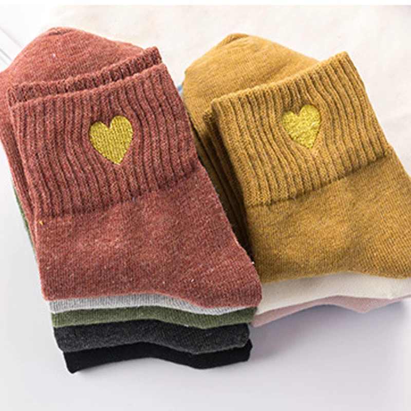 Winter Thick Women Socks Fashion Colorful Heart Embroidery Socks High Quality Crew Sock 5pairs/lot
Winter Thick Women Socks Fashion Colorful Heart Embroidery Socks High Quality Crew Sock 5pairs/lot