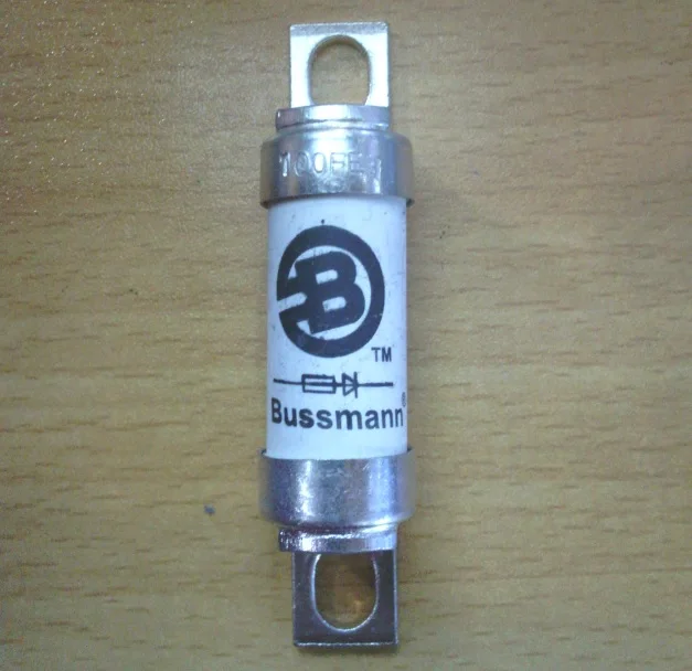 40FE Authentic American Bussmann Dr. Man BS88: 4 imported fuse / fuse 40A690V
40FE Authentic American Bussmann Dr. Man BS88: 4 imported fuse / fuse 40A690V