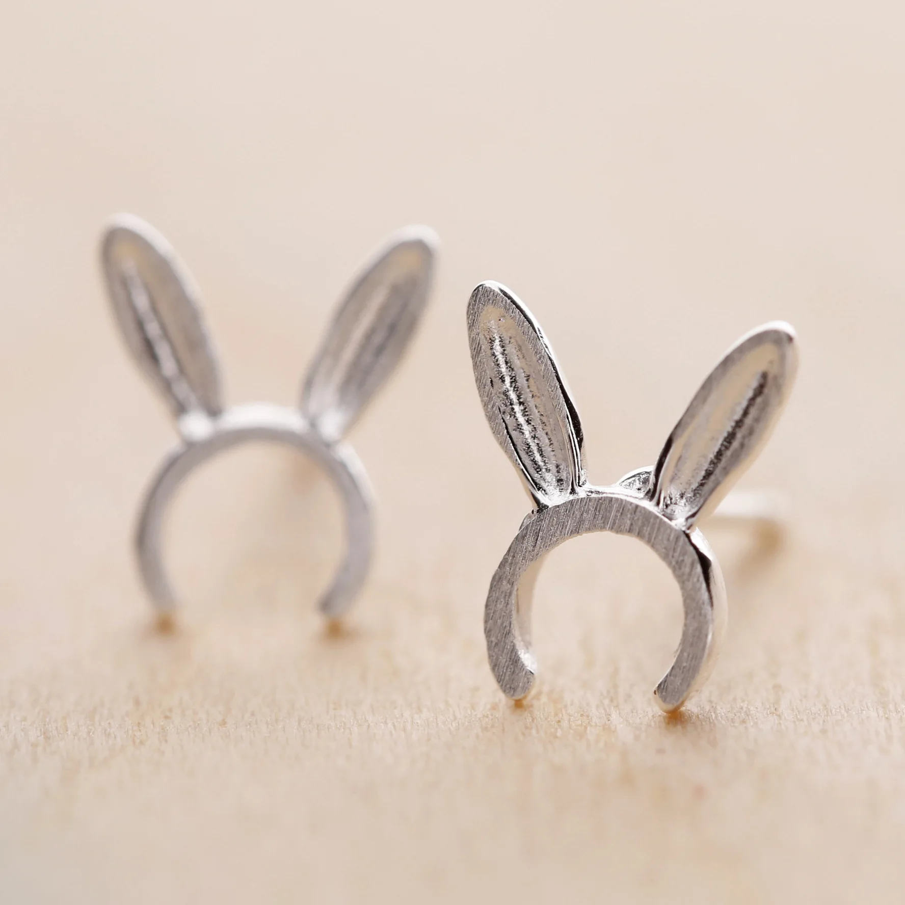S925 pure svearrings rabbit sweet lady handmade animal rabbit ears stud earring female
S925 pure svearrings rabbit sweet lady handmade animal rabbit ears stud earring female