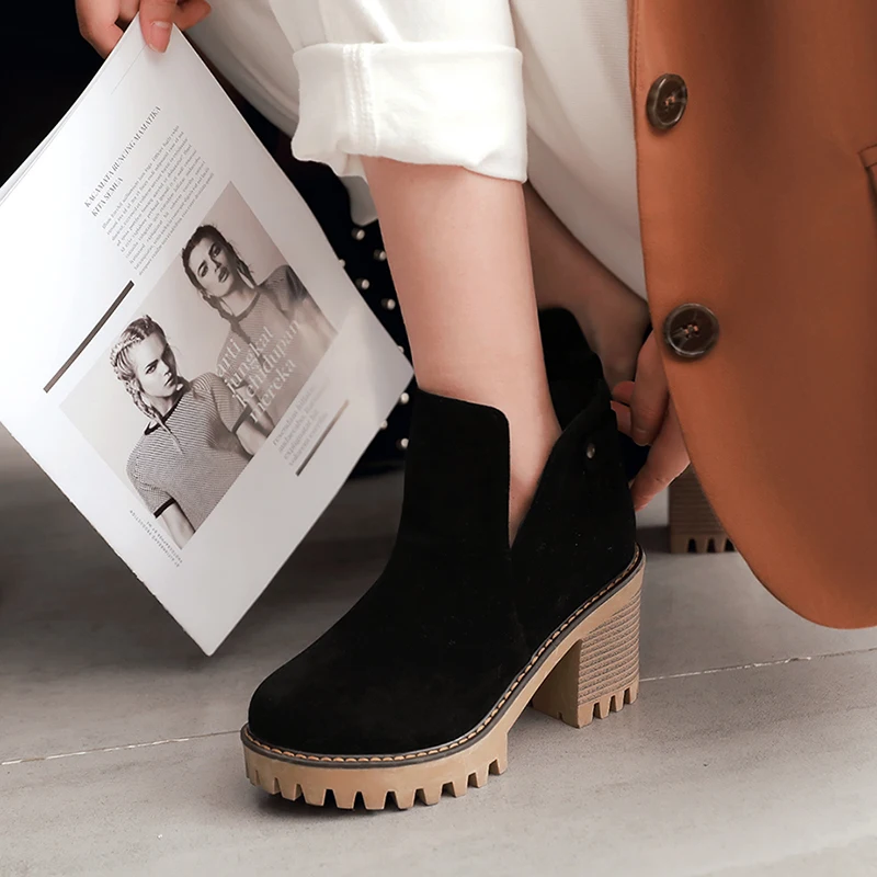 JK High Heels Ankle Women Boots Round Toe Zip Footwear Winter Flock Platform Boot Fashion Shoes Women 2018 New Plus Size 33-45
JK High Heels Ankle Women Boots Round Toe Zip Footwear Winter Flock Platform Boot Fashion Shoes Women 2018 New Plus Size 33-45