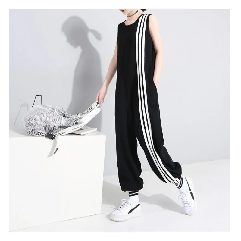 2019 Spring and Summer Black Jumpsuit Women Sleeveless Casual three Striped Jumpsuit
2019 Spring and Summer Black Jumpsuit Women Sleeveless Casual three Striped Jumpsuit
