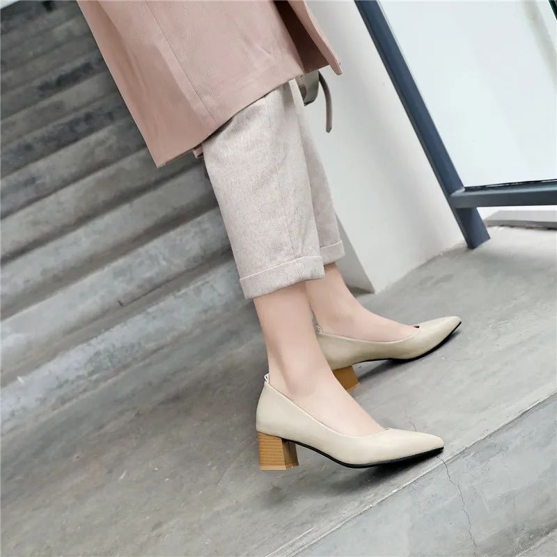 MEMUNIA 2020 hot sale spring summer women pumps pointed toe square high heels shoes shallow ladies office shoes big size 33-46
MEMUNIA 2020 hot sale spring summer women pumps pointed toe square high heels shoes shallow ladies office shoes big size 33-46
