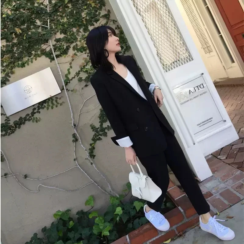 Women Clothes Gray Very Fairy Temperament French Small Suit Korean Version of The Two Sets of Pants Spring and Summer
Women Clothes Gray Very Fairy Temperament French Small Suit Korean Version of The Two Sets of Pants Spring and Summer