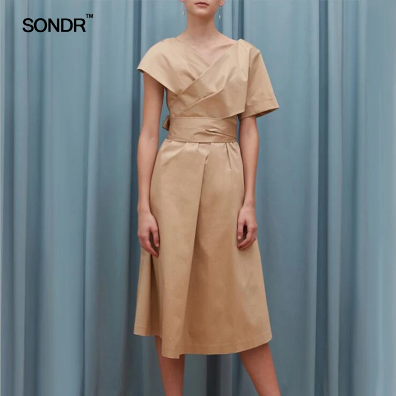 SONDR Asymmetry of high-end women's wear cuff belt khaki dress with short sleeves
SONDR Asymmetry of high-end women's wear cuff belt khaki dress with short sleeves