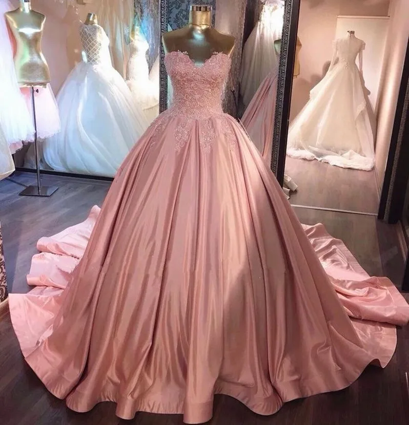 Luxury Sweetheart Sleeveless Lace Up Back Ball Gown Lace Applique Crystal Beaded Satin Prom Dresses Long Party Gowns For Prom
Luxury Sweetheart Sleeveless Lace Up Back Ball Gown Lace Applique Crystal Beaded Satin Prom Dresses Long Party Gowns For Prom