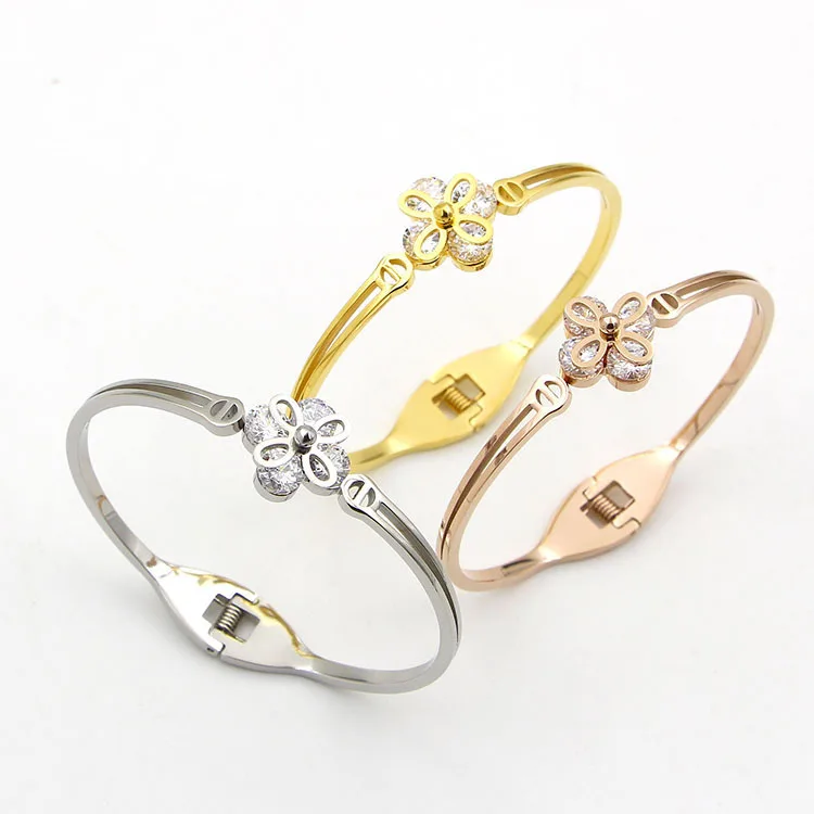 YUN RUO Fashion Luxury Flower Bangle Zircon Inlay Lover Cuff Rose Gold Silver Color 316 L Stainless Steel Jewelry for Woman 2020
YUN RUO Fashion Luxury Flower Bangle Zircon Inlay Lover Cuff Rose Gold Silver Color 316 L Stainless Steel Jewelry for Woman 2020