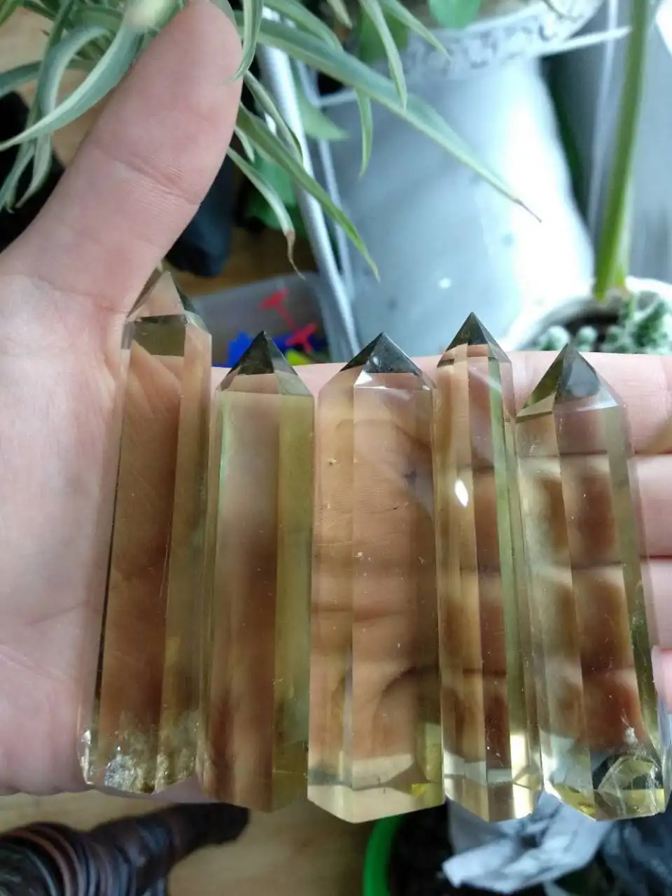 155g 5pcs High quality clear natural citrine crystal wand quartz point as Chrismas gift
155g 5pcs High quality clear natural citrine crystal wand quartz point as Chrismas gift