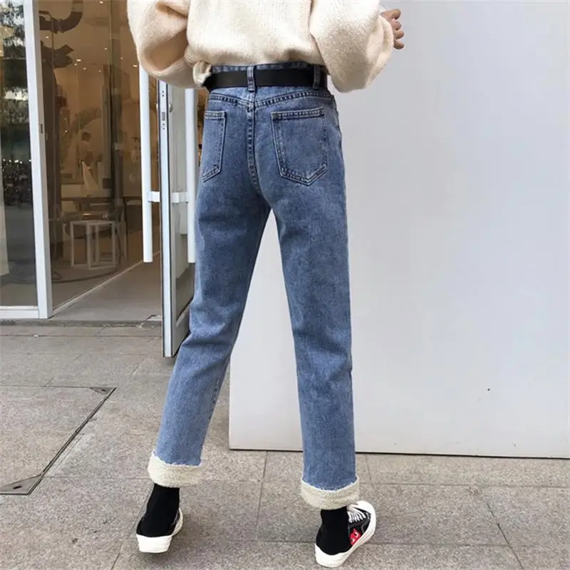 2019 new hot sale women's spring autumn ankle-length jeans pants ladies lamb patchwork straight cowboy trousers S-XL
2019 new hot sale women's spring autumn ankle-length jeans pants ladies lamb patchwork straight cowboy trousers S-XL