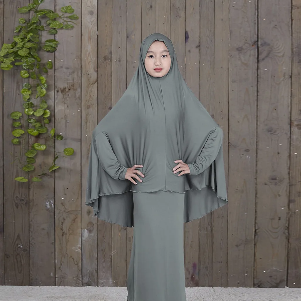 2019 NEW Children's Abaya Muslim Arab Middle Eastern Teen Girl Solid Color Simple Dress Two-Piece Suit 4.12
2019 NEW Children's Abaya Muslim Arab Middle Eastern Teen Girl Solid Color Simple Dress Two-Piece Suit 4.12