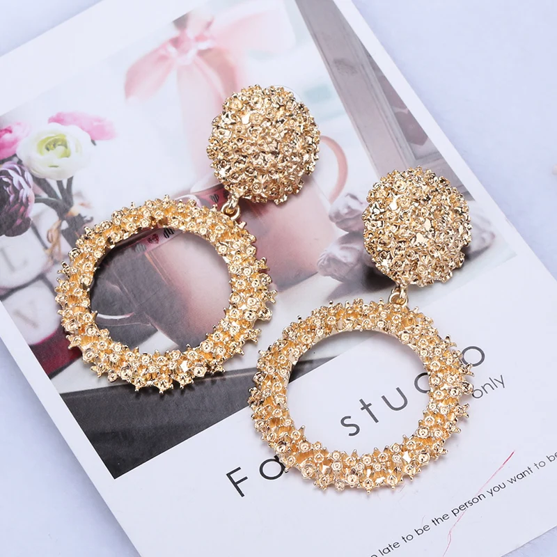 Big Vintage Earrings for Women Gold Color Exaggerated Geometric Statement Earring Metal Earing Hanging Fashion Jewelry For Gift
Big Vintage Earrings for Women Gold Color Exaggerated Geometric Statement Earring Metal Earing Hanging Fashion Jewelry For Gift