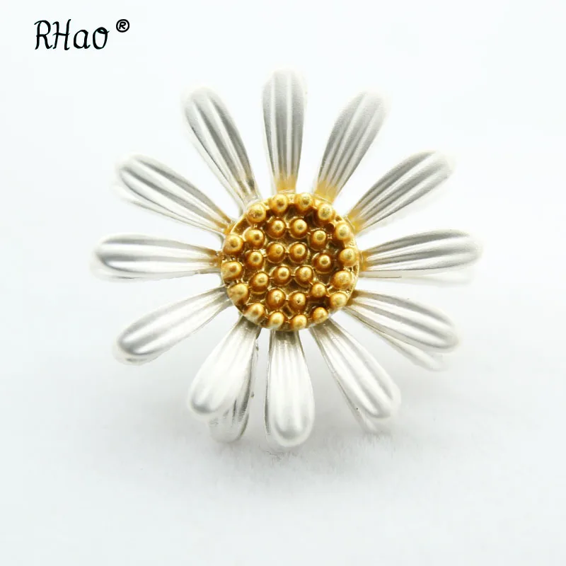 RHao Enamel White Sun Flower Brooches Corsage Daisy Clothes Accessories For Women Scarf Buckle Sweater Sunflower Brooch Pin gift
RHao Enamel White Sun Flower Brooches Corsage Daisy Clothes Accessories For Women Scarf Buckle Sweater Sunflower Brooch Pin gift