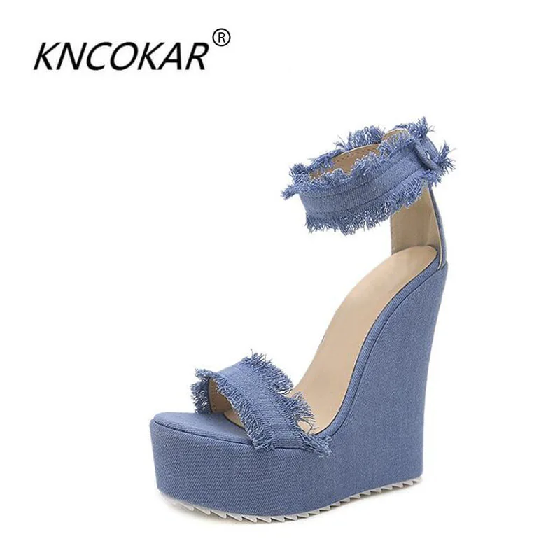 KNCOKAR 2018 Spring and summer new style women's fashion denim denim pure color round hair edge slope heel large size sandals
KNCOKAR 2018 Spring and summer new style women's fashion denim denim pure color round hair edge slope heel large size sandals