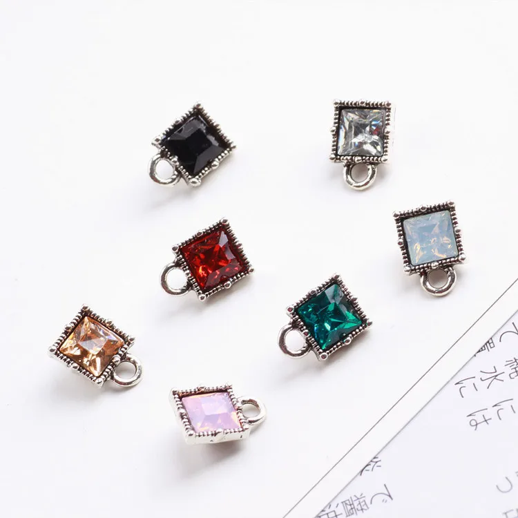Wholesale 50PCS 8*12MM Crystal Rhinestoen Cube Square Pendant Charms DIY Jewelry Findings Necklace Bracelet Earring Charm Craft
Wholesale 50PCS 8*12MM Crystal Rhinestoen Cube Square Pendant Charms DIY Jewelry Findings Necklace Bracelet Earring Charm Craft