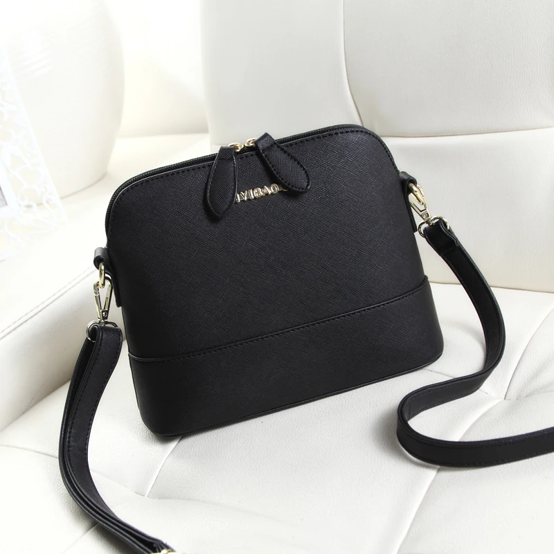 2020 new woman fashion handbags, retro leisure messenger bag, trend shell flap, simple Korean version women bag.
2020 new woman fashion handbags, retro leisure messenger bag, trend shell flap, simple Korean version women bag.