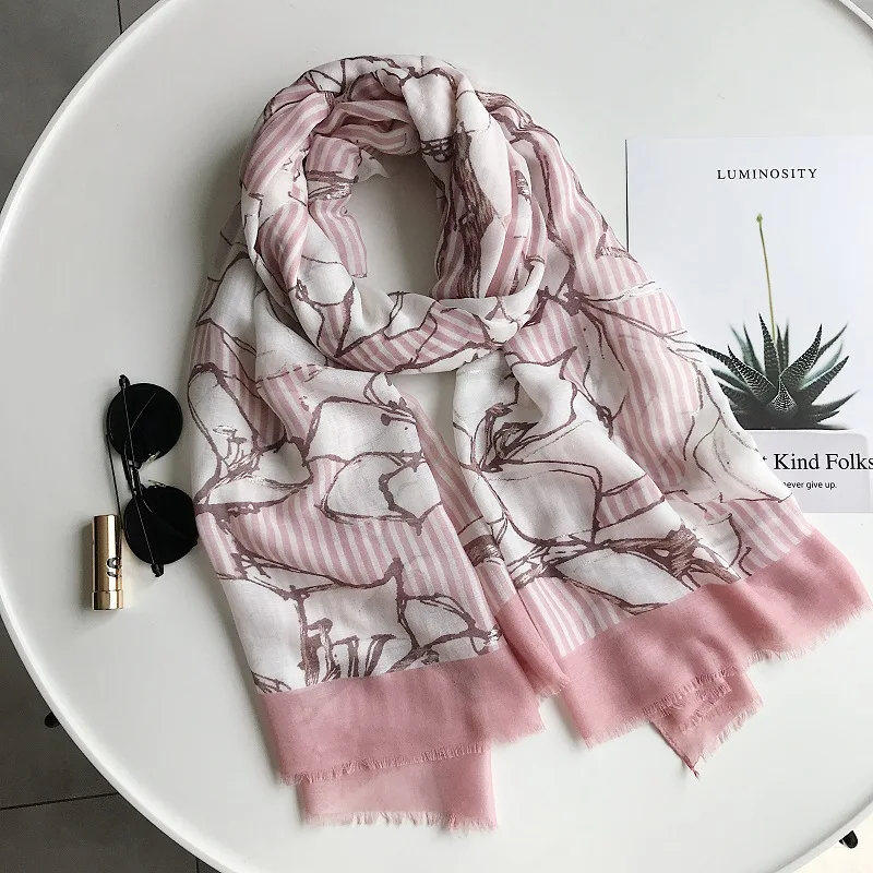 2019 New Rose Stripe Print Silver Foil Scarves Shawl Cotton Trendy Luxury Scarf Wrap Hijab Wholesale10pcs/lot Free Shipping
2019 New Rose Stripe Print Silver Foil Scarves Shawl Cotton Trendy Luxury Scarf Wrap Hijab Wholesale10pcs/lot Free Shipping