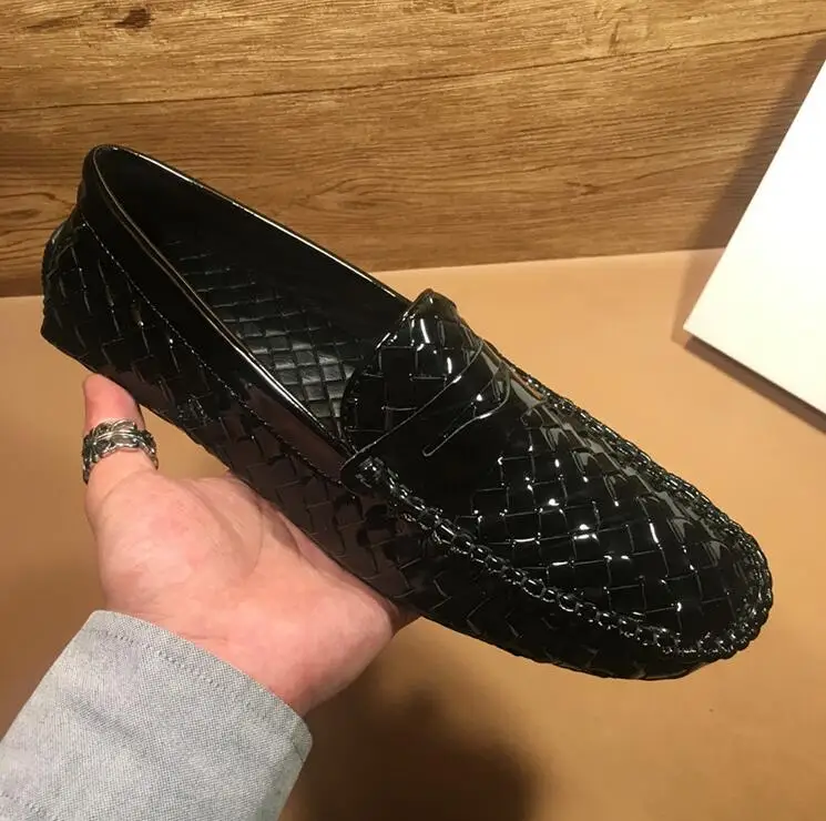 Flats loafer men's casual shoes genuine patent leather slip on handmade knitting summer breathable driving shoe Moccasin Gommino
Flats loafer men's casual shoes genuine patent leather slip on handmade knitting summer breathable driving shoe Moccasin Gommino