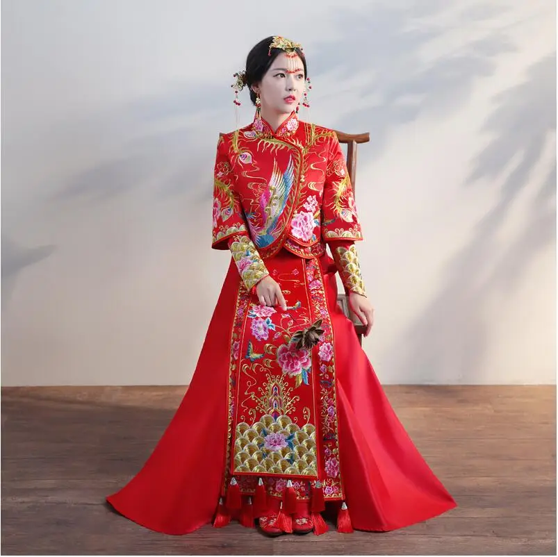 Chinese Red clothing show autumn bride wedding gown dress female Fashion pattern Phoenix butterfly flower Suzhou embroidery
Chinese Red clothing show autumn bride wedding gown dress female Fashion pattern Phoenix butterfly flower Suzhou embroidery
