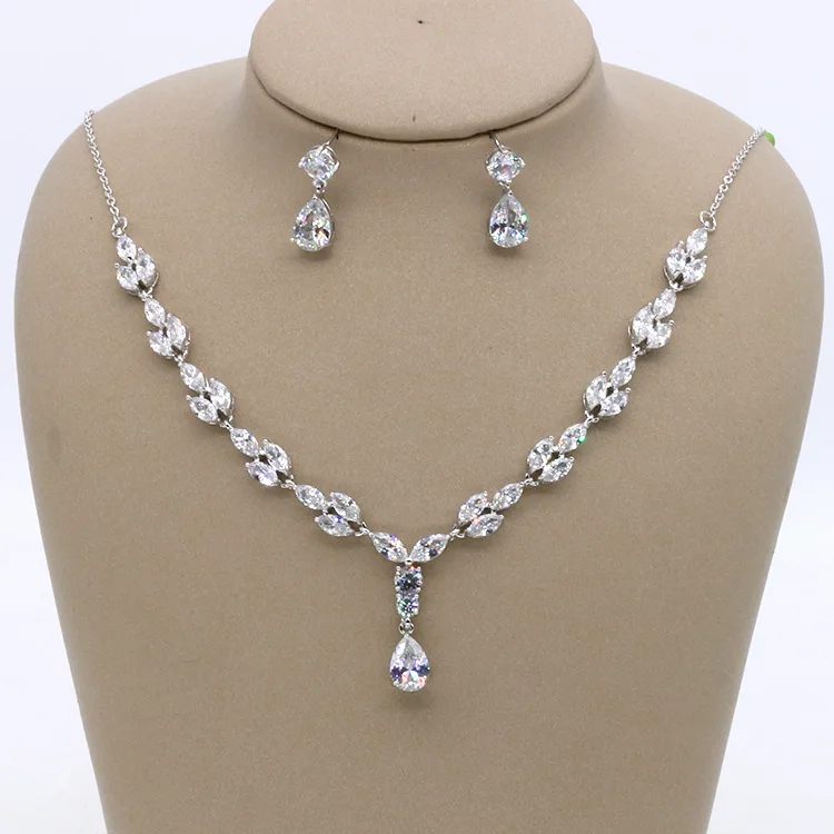 SLBRIDAL Gorgeous Copper Alloy Wedding Cubic Zircon Jewelry Set Bridal CZ Necklace Earring Set Banquet Party Jewelry Set Women
SLBRIDAL Gorgeous Copper Alloy Wedding Cubic Zircon Jewelry Set Bridal CZ Necklace Earring Set Banquet Party Jewelry Set Women