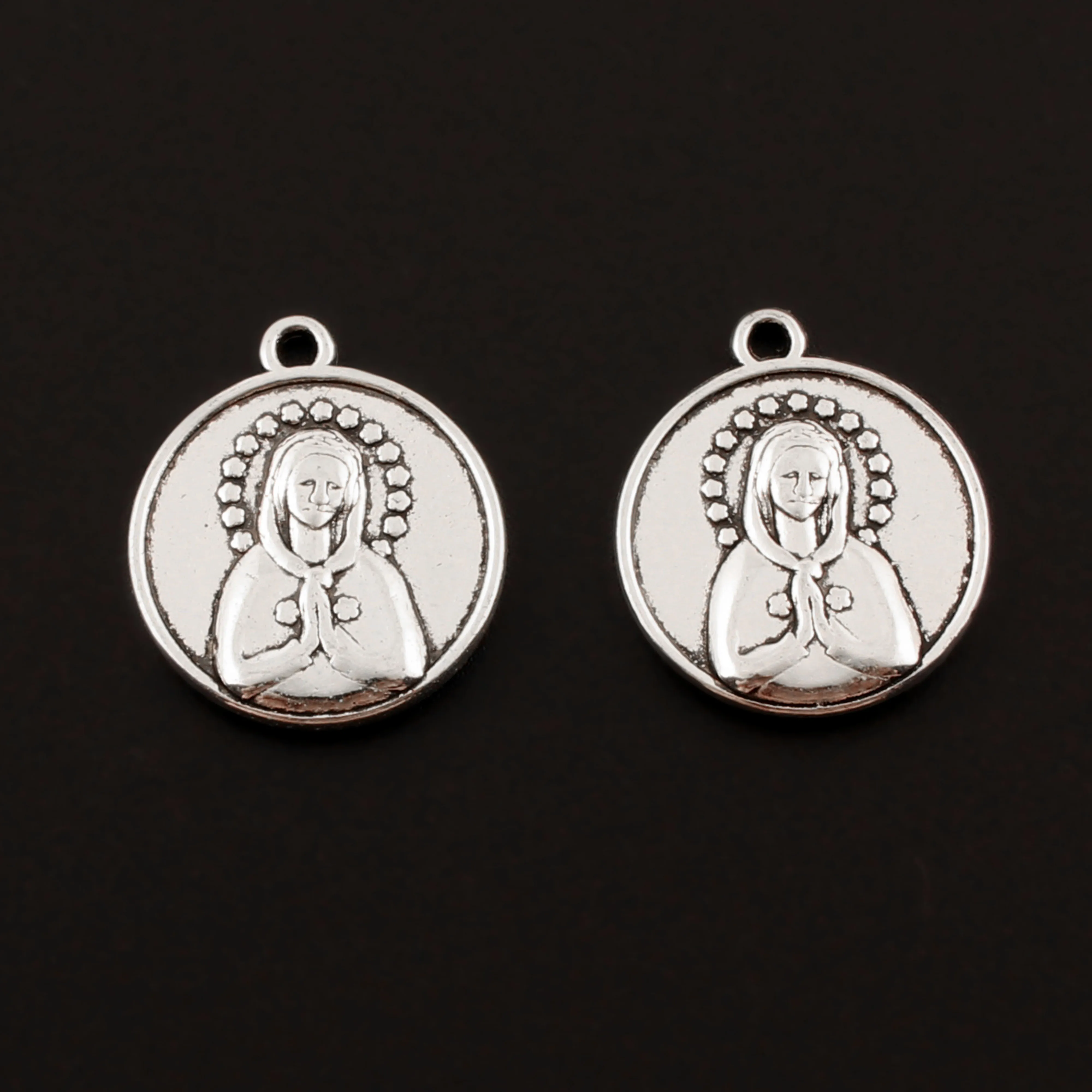 20Pcs Silver Color Cute Round Head Portrait Charms Mask Pendant For Jewelry Making Necklaces Supplies 21x18 mm A689
20Pcs Silver Color Cute Round Head Portrait Charms Mask Pendant For Jewelry Making Necklaces Supplies 21x18 mm A689
