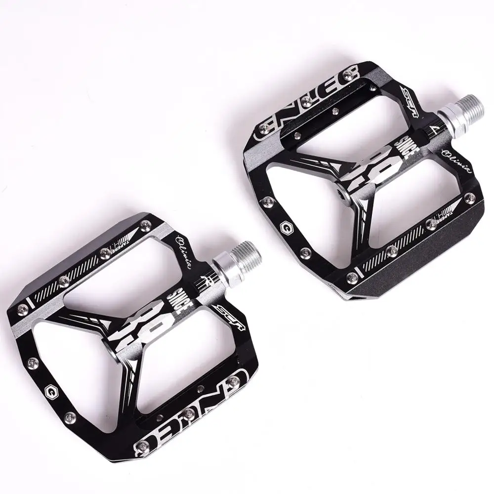 Enlee bicycle pedals Mountain bike bearing pedal off-road pedal CNC aluminum alloy high-intensity pedal rappelling Palin bearing
Enlee bicycle pedals Mountain bike bearing pedal off-road pedal CNC aluminum alloy high-intensity pedal rappelling Palin bearing