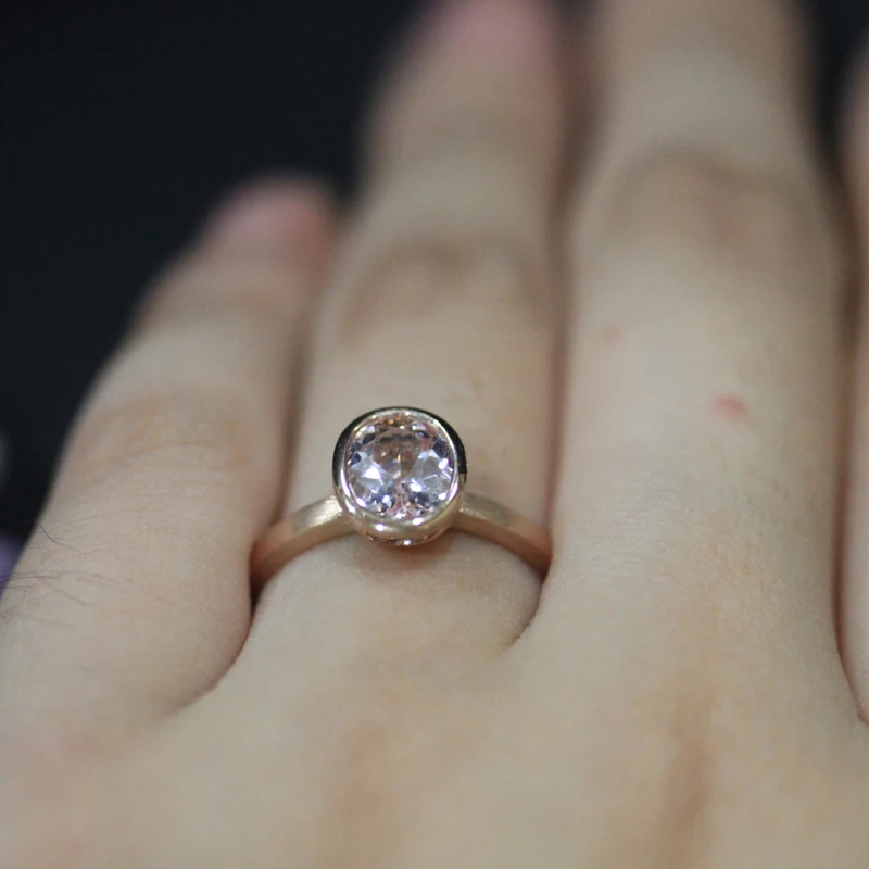 DUPUY Romantic Wedding Ring Art Vintage Morganite Gem Engagement Ring Classic Designer Jewelry Lady Diamond Ring D180234
DUPUY Romantic Wedding Ring Art Vintage Morganite Gem Engagement Ring Classic Designer Jewelry Lady Diamond Ring D180234
