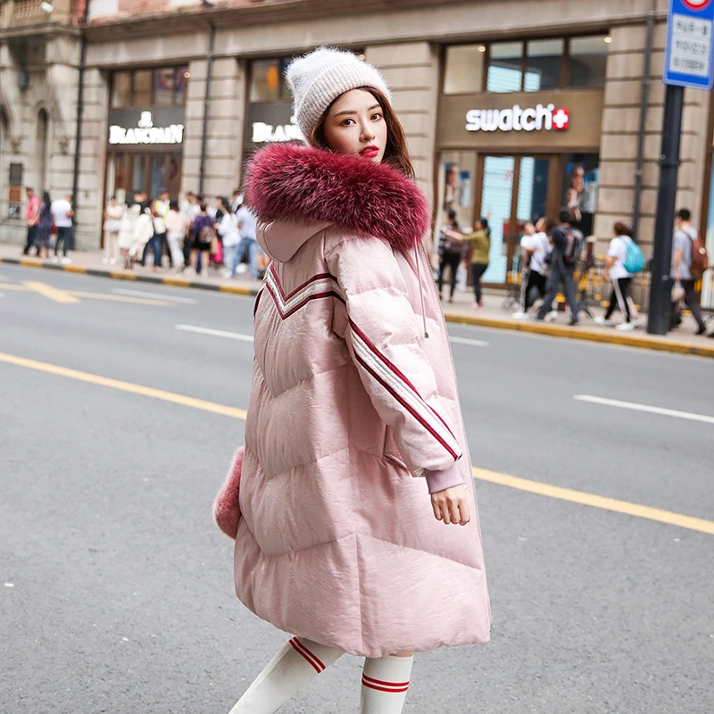 Winter British style glossy velvet fabric real duck down coat female hit color striped fur hooded warm down coat wq719
Winter British style glossy velvet fabric real duck down coat female hit color striped fur hooded warm down coat wq719
