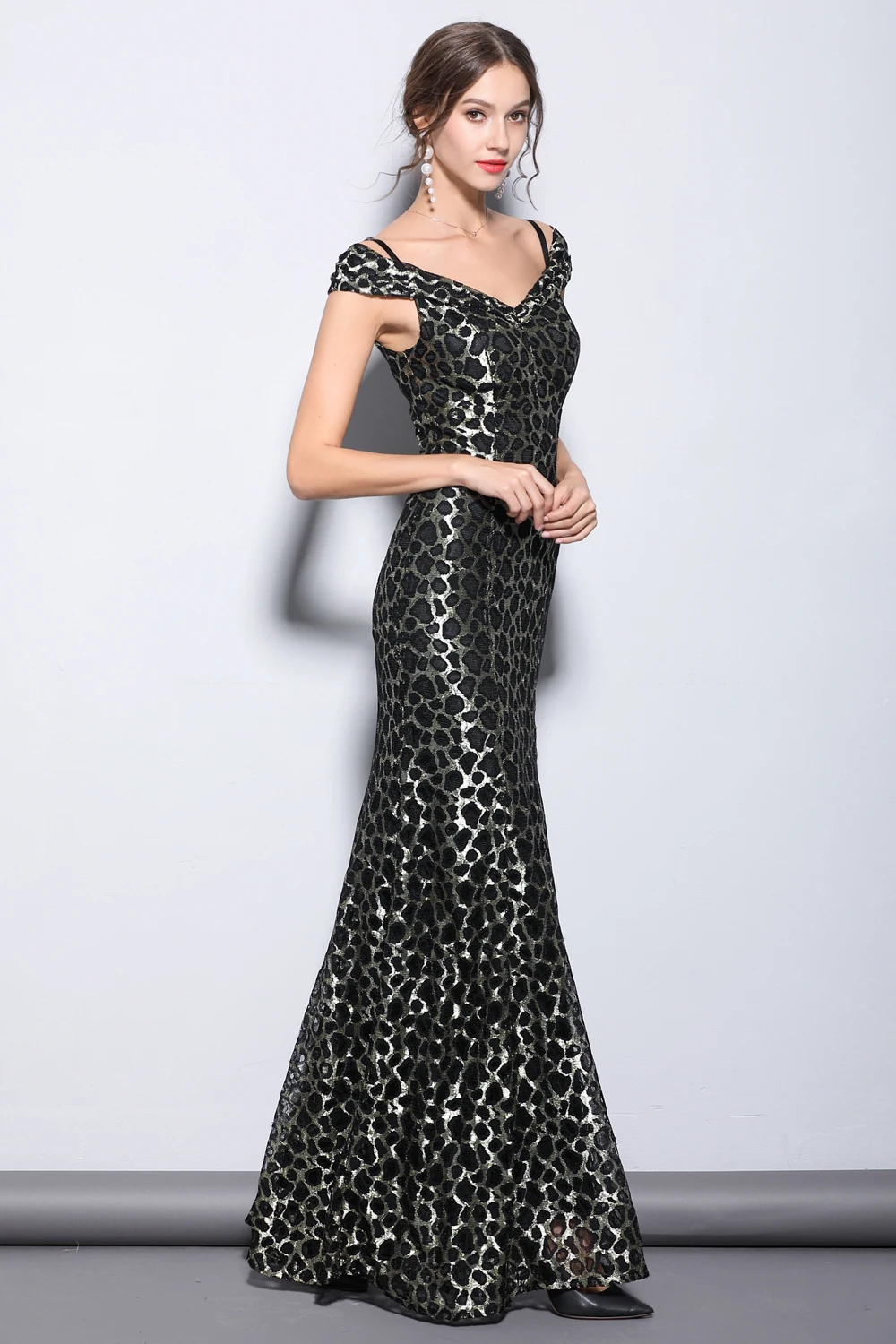 New Arrival Women's Party Prom Sexy Spaghetti Straps Slash Neckline Layered Elegant Leopard Lace Long Designer Runway Dresses
New Arrival Women's Party Prom Sexy Spaghetti Straps Slash Neckline Layered Elegant Leopard Lace Long Designer Runway Dresses