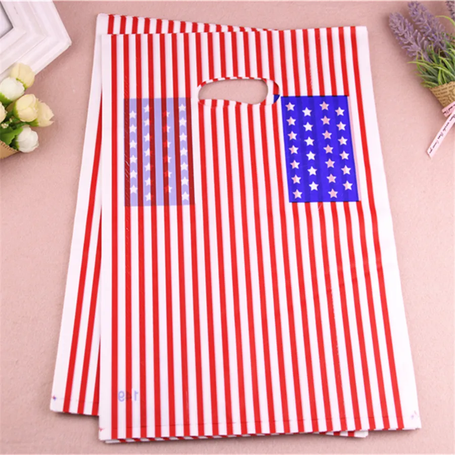 New Style Wholesale 100pcs/lot 25*35cm Plastic Shopping Bags Luxury Fashion Striped Packaging Gift Bags With Stars
New Style Wholesale 100pcs/lot 25*35cm Plastic Shopping Bags Luxury Fashion Striped Packaging Gift Bags With Stars