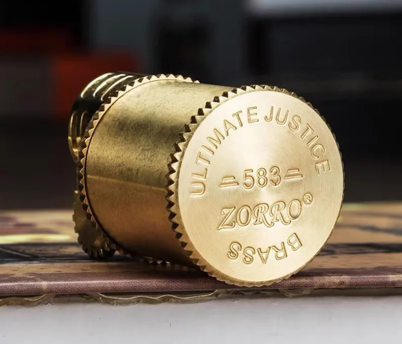 Old Fashioned Pure Copper Lighter Gasoline Mini Oil Petrol Lighter Vintage Kerosene Grinding Wheel Refillable Lighter
Old Fashioned Pure Copper Lighter Gasoline Mini Oil Petrol Lighter Vintage Kerosene Grinding Wheel Refillable Lighter