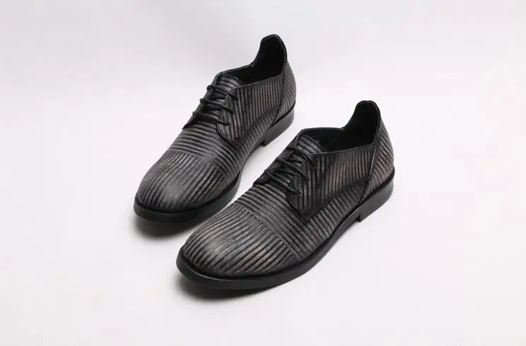 Handmade Shoe Men Lace Up Genuine Leather Stripe Dress Shoes Smart Casual Summer Classical Black Flats Loafers New Fashion
Handmade Shoe Men Lace Up Genuine Leather Stripe Dress Shoes Smart Casual Summer Classical Black Flats Loafers New Fashion