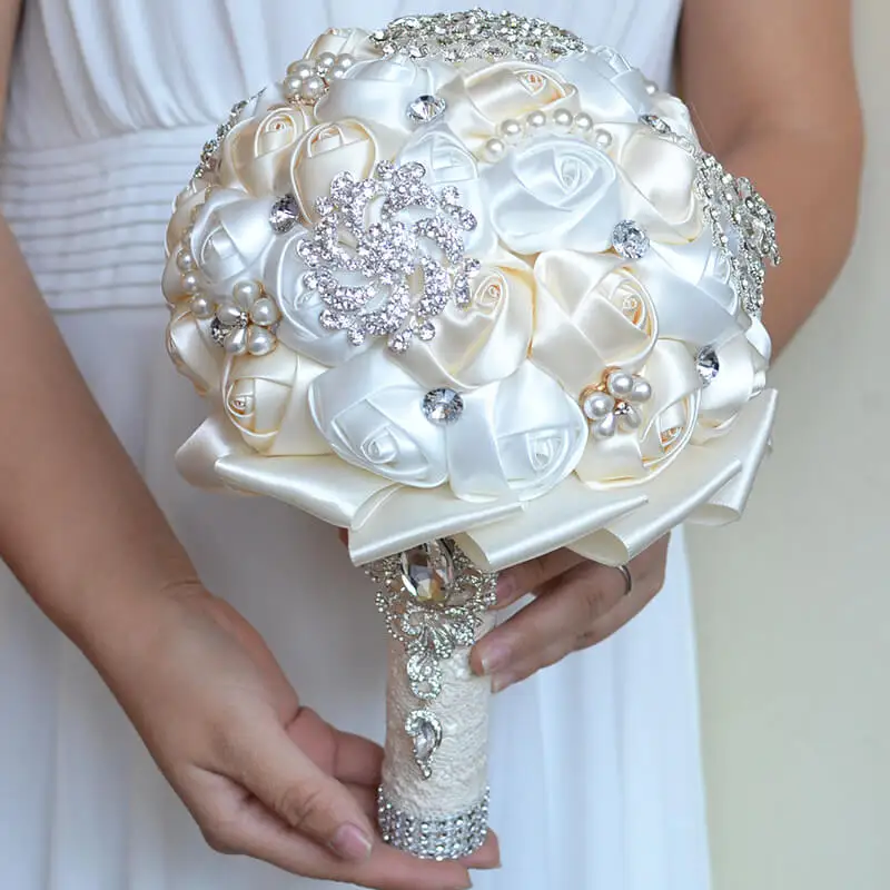 

Stunning Beaded Wedding Bouquet with Pearls Handmade Artificial Flower Bridal Bouquet Cheap Wedding Accessories Buque de Noiva