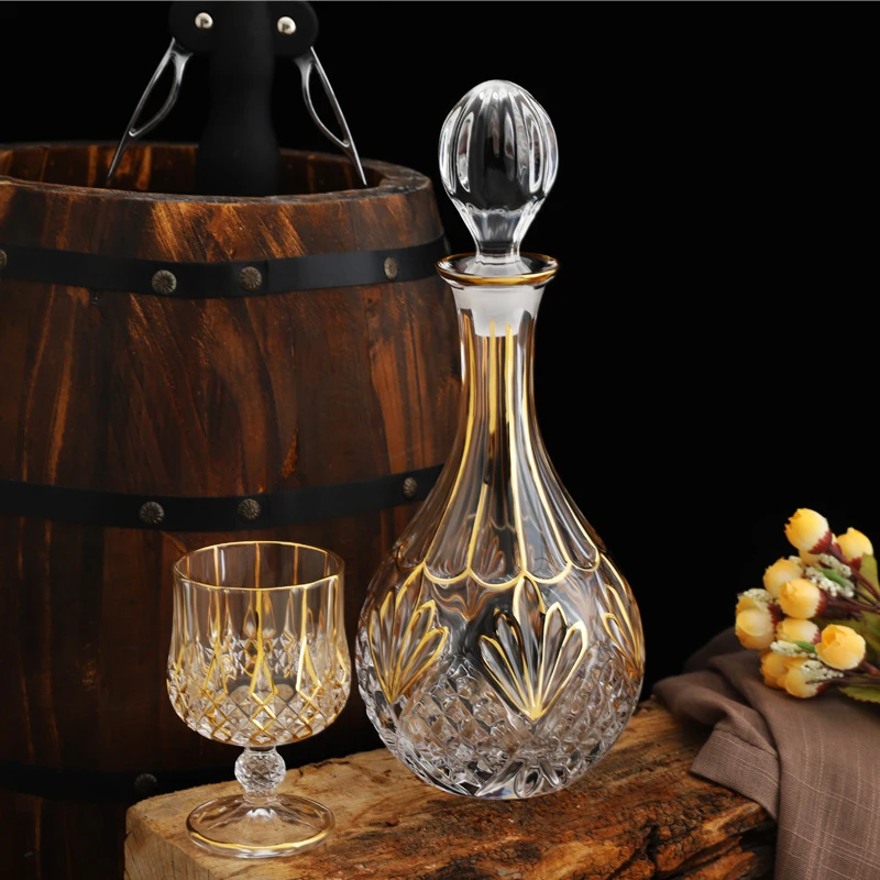 Luxury crystal wine Decanter and glass goblet 7-piece set home Whiskey Brandy glass cup golden rim red wine bottle decanter
Luxury crystal wine Decanter and glass goblet 7-piece set home Whiskey Brandy glass cup golden rim red wine bottle decanter